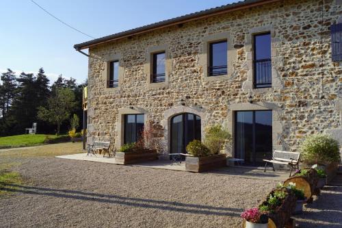 Saint-Bonnet-le-Froid Hotel | Auberge des Myrtilles