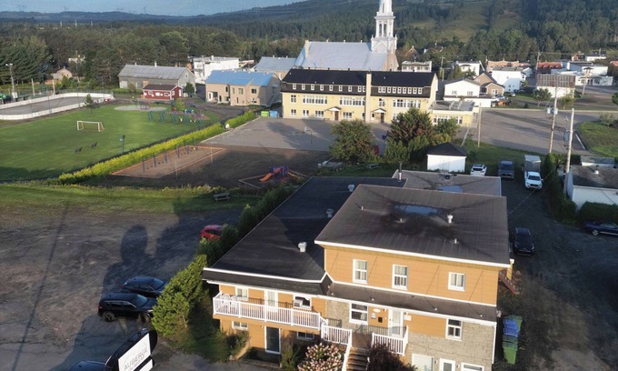 Saint-Tite-des-Caps House | Auberge du sportif