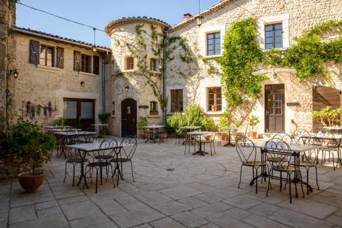 Chabrillan Hotel | Auberge La Plaine