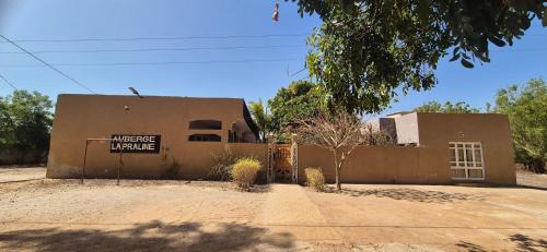 Toubakouta Bed & Breakfast | AUBERGE LA PRALINE