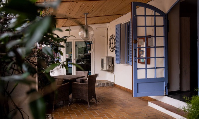 La Garde House | Auberge Sainte Marguerite
