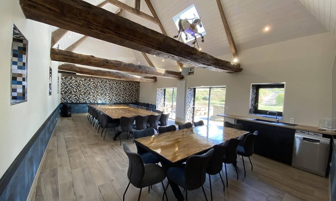 Sainte-Pience Cottage | Auberge St Vincent Diligence 35 people 2 Cottage : jacuzzi games