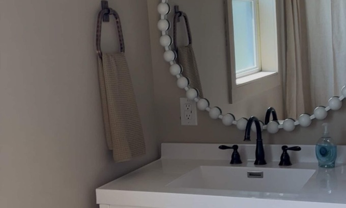 Vincennes Apartment | Auburn's Place - Newly renovated 1-bedroom apartment