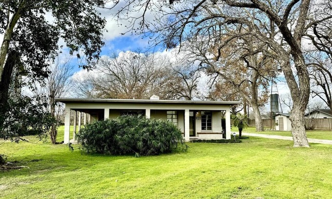 McQueeney House | Audra's Haus on Ski Lodge Road