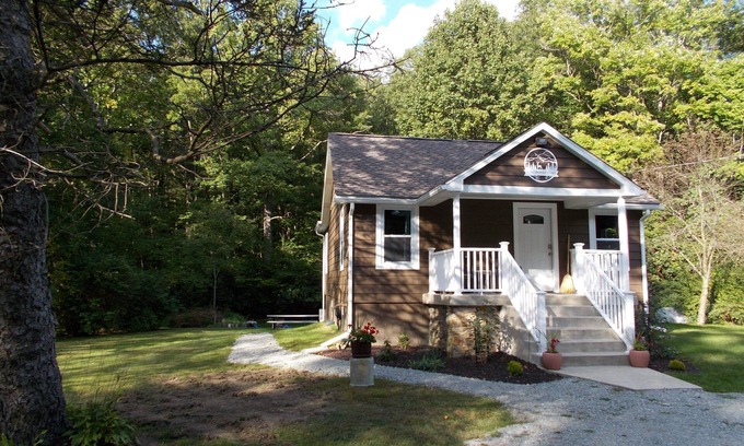 Jones Mills House | Aug. & Sept. price reduction! Near Parks,Events,Attractions! Hot tub & Firepit!