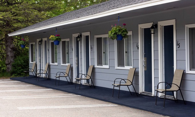 Kingston Hotel | Aurora Inn