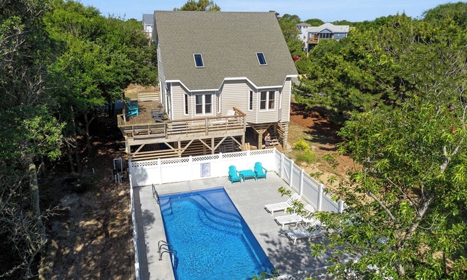 Duck House | Aurora: Private Pool | Short Walk to Downtown Duck