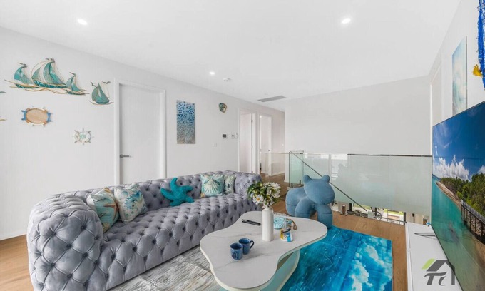 Austral House | Austral Five-bedroom, Two-story Detached House