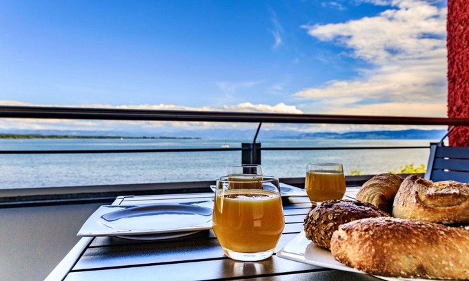 Friedrichshafen Apartment | Auszeit Apartment LAKESIDE mit Privatstrand