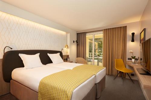 16th Arrondissement Hotel | Auteuil Tour Eiffel
