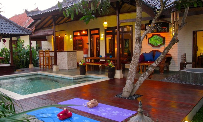Jasri Villa | Authentic Bali Beach Getaway with private pool & WIFI