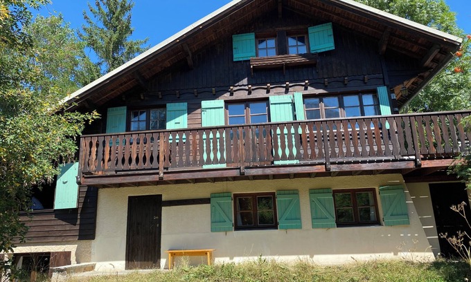 Saint-Chaffrey Ski Chalet | Authentic chalet with mountain views