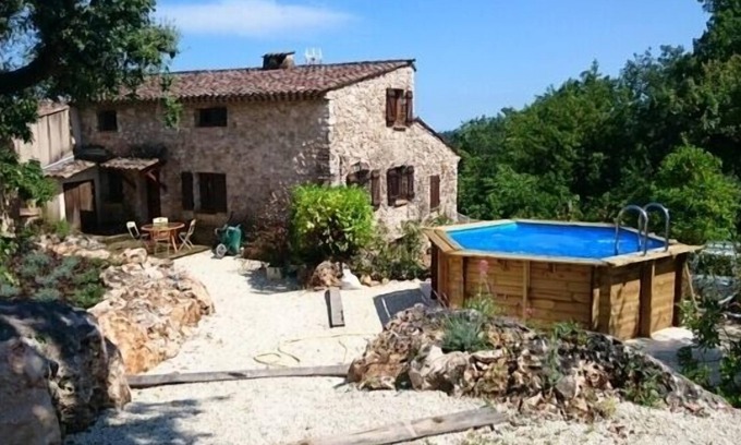 Saint-Jeannet Other | Authentic charming house in a quiet wooded park.