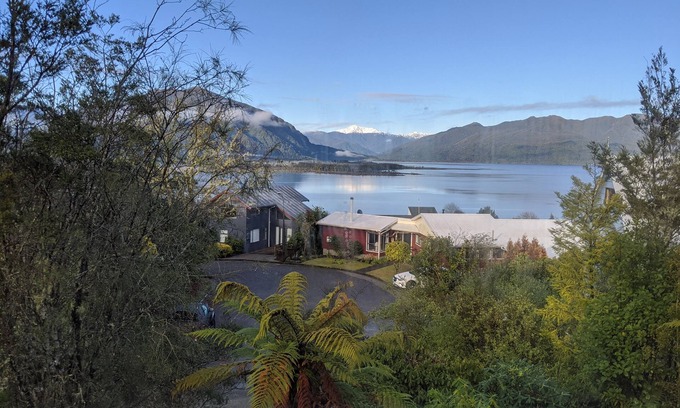 Moana Cabin | Authentic log cabin
