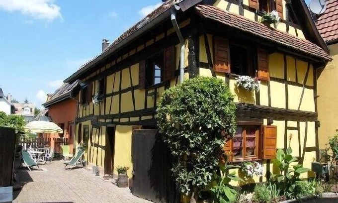 Vendenheim House | Authenticity, charm and comfort. A three-story house dating from 1764, entirely