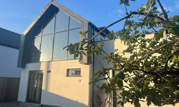 St. Newlyn East Cottage | AVALENNEK, pet friendly, luxury holiday cottage in St Newlyn East
