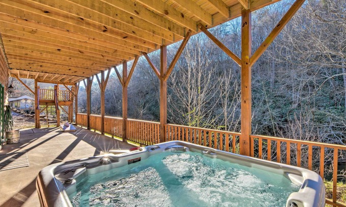 Marble House | Avalon Woods Riverfront Retreat: Walk to Waterfall