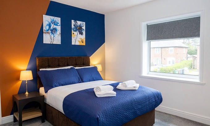 Cheadle House | Avenue House (Heald Green, Cheadle)