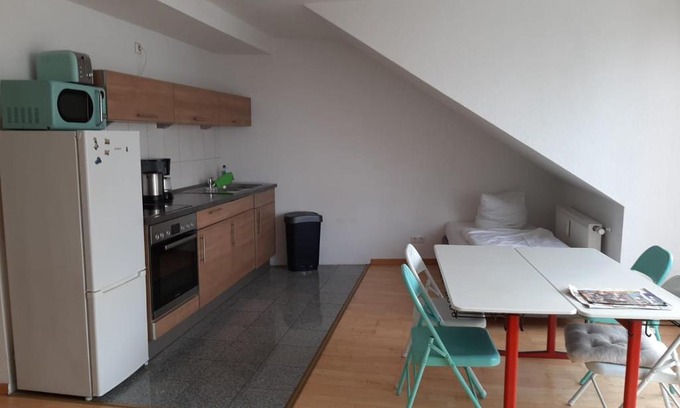 Dusseldorf Old Town Apartment | AVI City Burgplatz Apartments