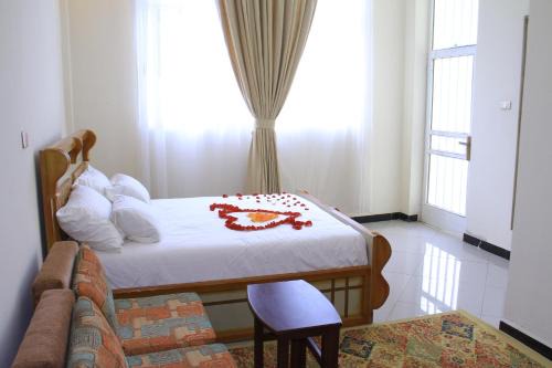 Nifas Silk-Lafto House | Avi-Pension