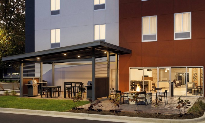 West Memphis Hotel | avid hotel West Memphis by IHG