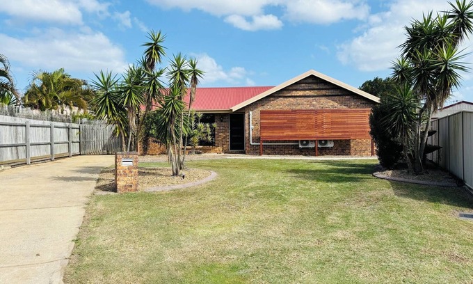 Avoca House | Avoca House - Family, Tradie and Pet Friendly House with Shed, Wifi, Parking.