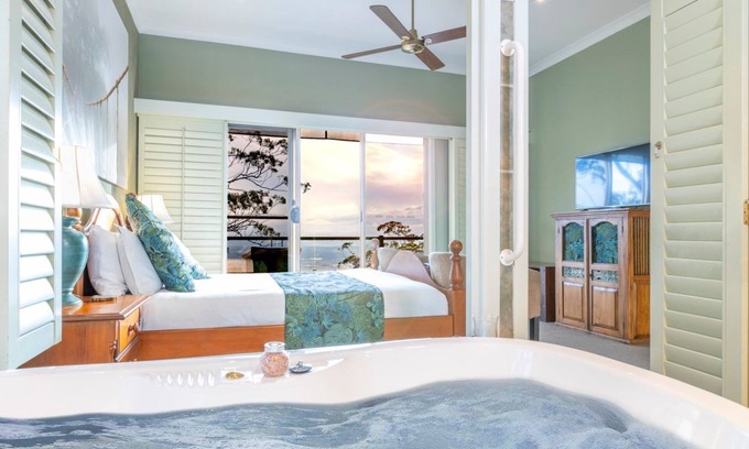 North Tamborine Bed & Breakfast | Avocado Sunset B&B