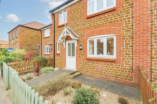 Snettisham House | Avocet Cottage - Norfolk Cottage Agency