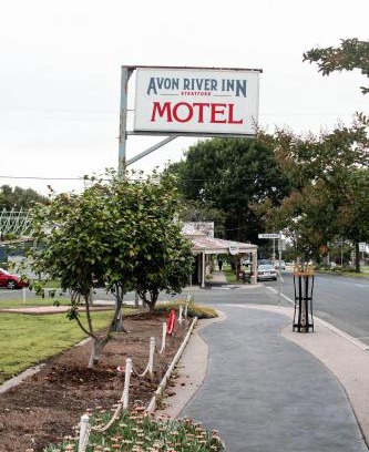 Stratford Hotel | Avon River Inn