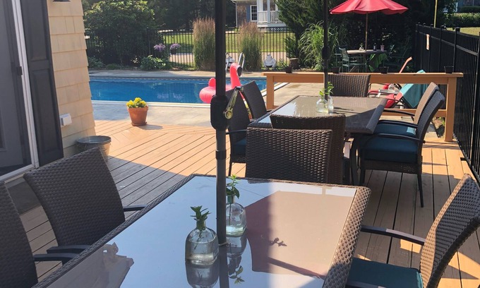 Watch Hill House | Avondale Sunset, an immaculate personal home that is three minutes from WH!