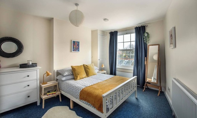 Portsmouth Apartment | Awesome 1 bed in Central Southsea