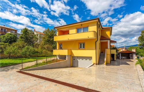 Buzdohanj Apartment | Awesome Apartment In Cernik With Wifi