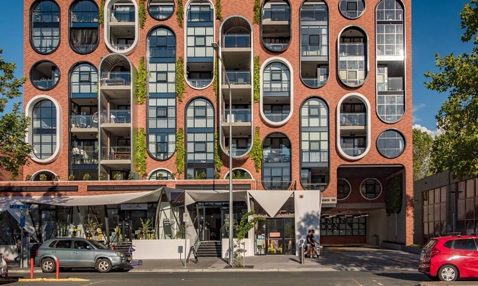 Braddon Apartment | Awesome Brooklyn Inspired Stay - Mt Ainslie View