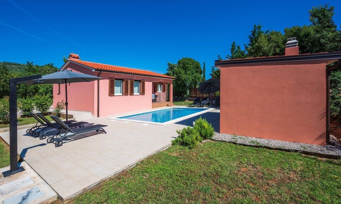 Viskovici House | Awesome home in Sveti Lovrec Labinski