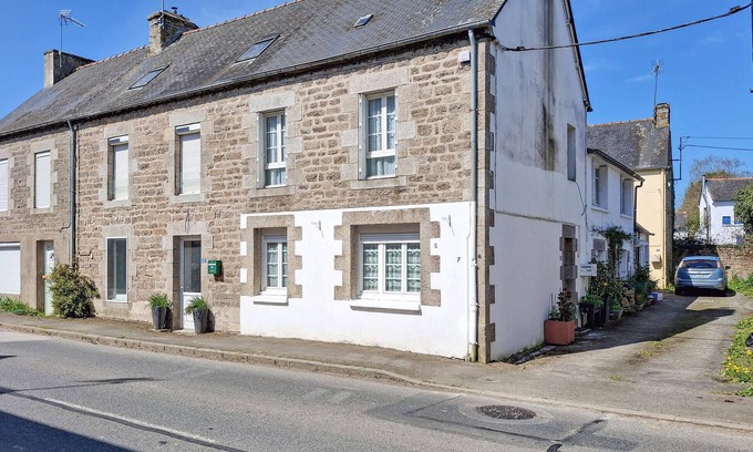 Plounevez-Quintin House | Awesome home in Plounevez-Quintin