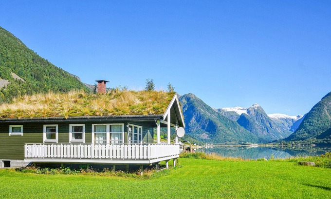 Fjaerland House | Awesome home in Fjærland