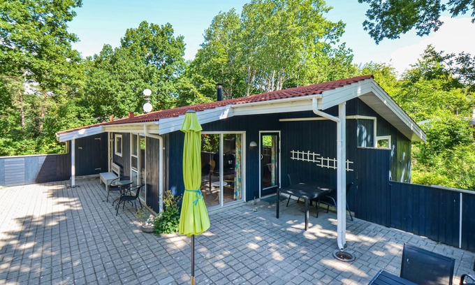 Fjellerup Strand House | Awesome home in Glesborg with WiFi