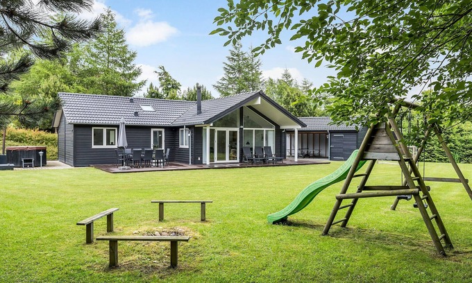 Fjellerup House | Awesome home in Glesborg with sauna