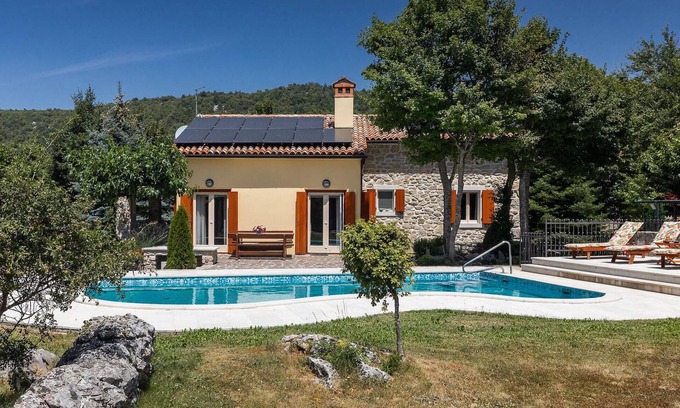 Lupoglav House | Awesome home in Lupoglav