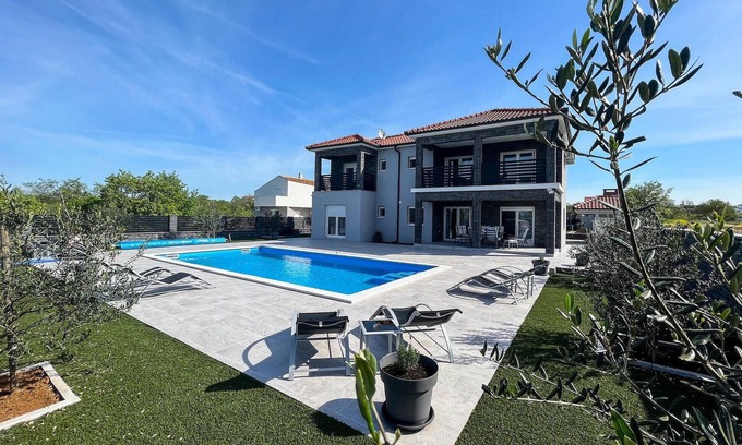 Murvica House | Awesome home in Murvica Zadar