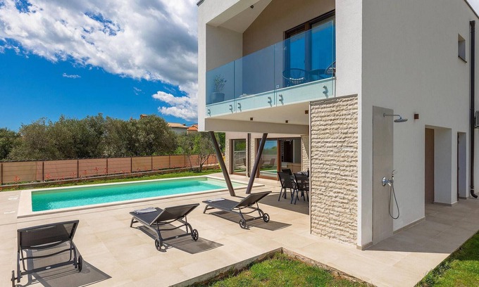 Peruski House | Awesome home in Marcana