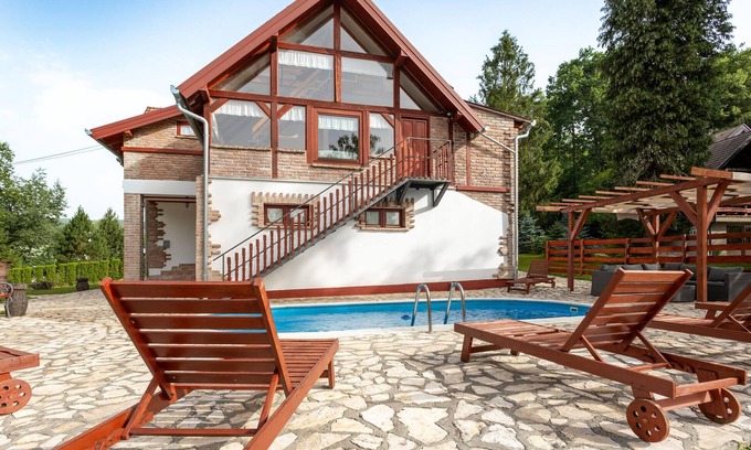Brestovac House | Awesome home in Novo Zvecevo with sauna