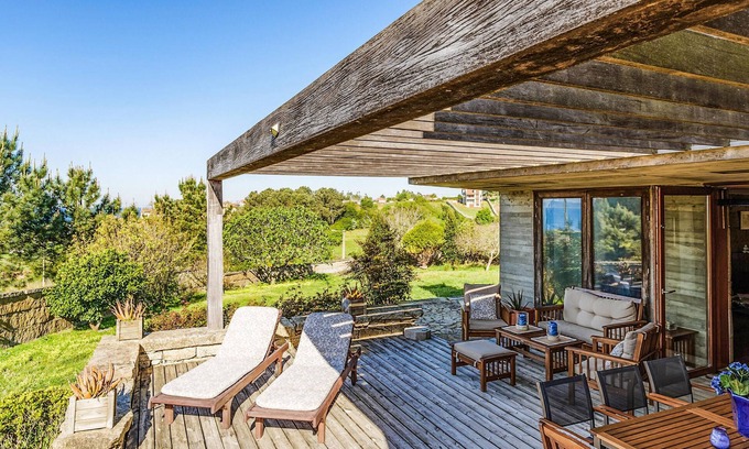 Aios House | Awesome home in Noalla with house sea view