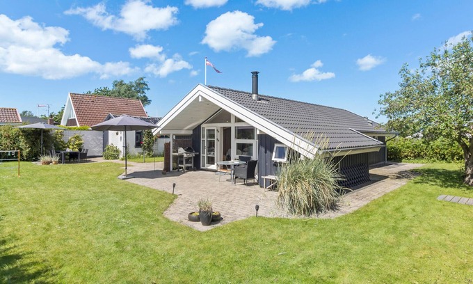Hasmark Strand House | Awesome home in Otterup with WiFi