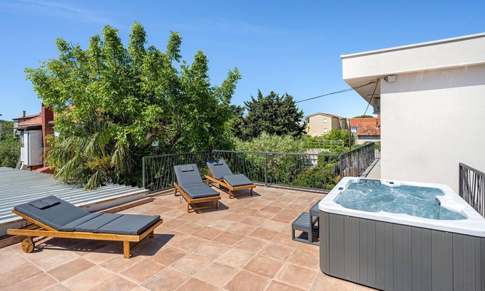 Pirovac House | Awesome home in Pirovac with kitchen
