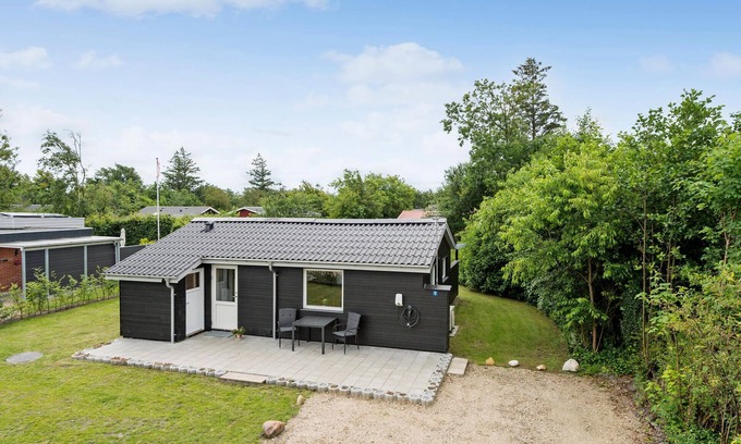Skaven Strand House | Awesome home in Tarm with WiFi