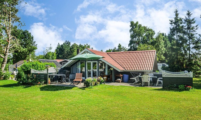 Marielyst House | Awesome home in Væggerløse with WiFi
