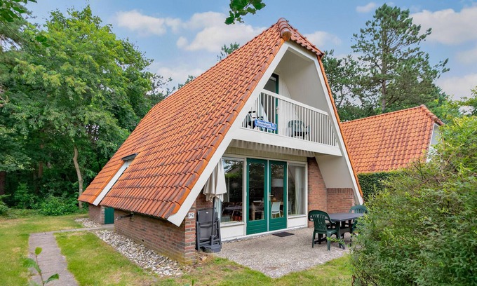 Vlagtwedde House | Awesome home in Vlagtwedde with kitchen
