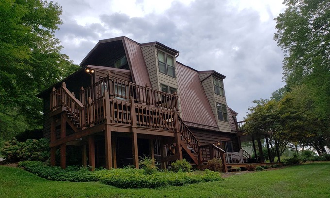 High Point House | Awesome Lake House with Natural Beach, Huge Dock, and Sunset Views. Sleeps 9
