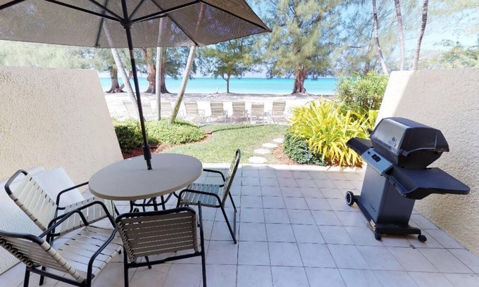 Seven Mile Beach Condo | Awesome Oceanfront Grd Flr on Spectacular 7 Mile Beach – #10 The Islands Club